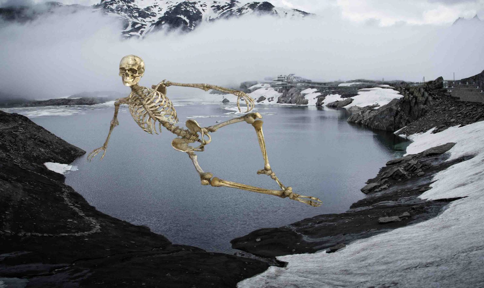 mysterious place -Roopkund - Skeletons lake