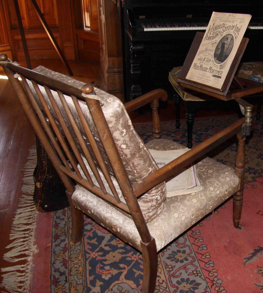 Craigdarroch Castle Room images