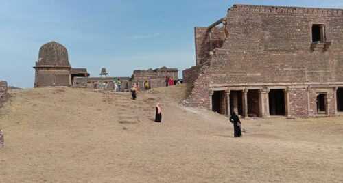 raisen fort images