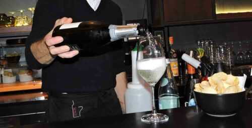 Save Money When You Travel As A Bartender