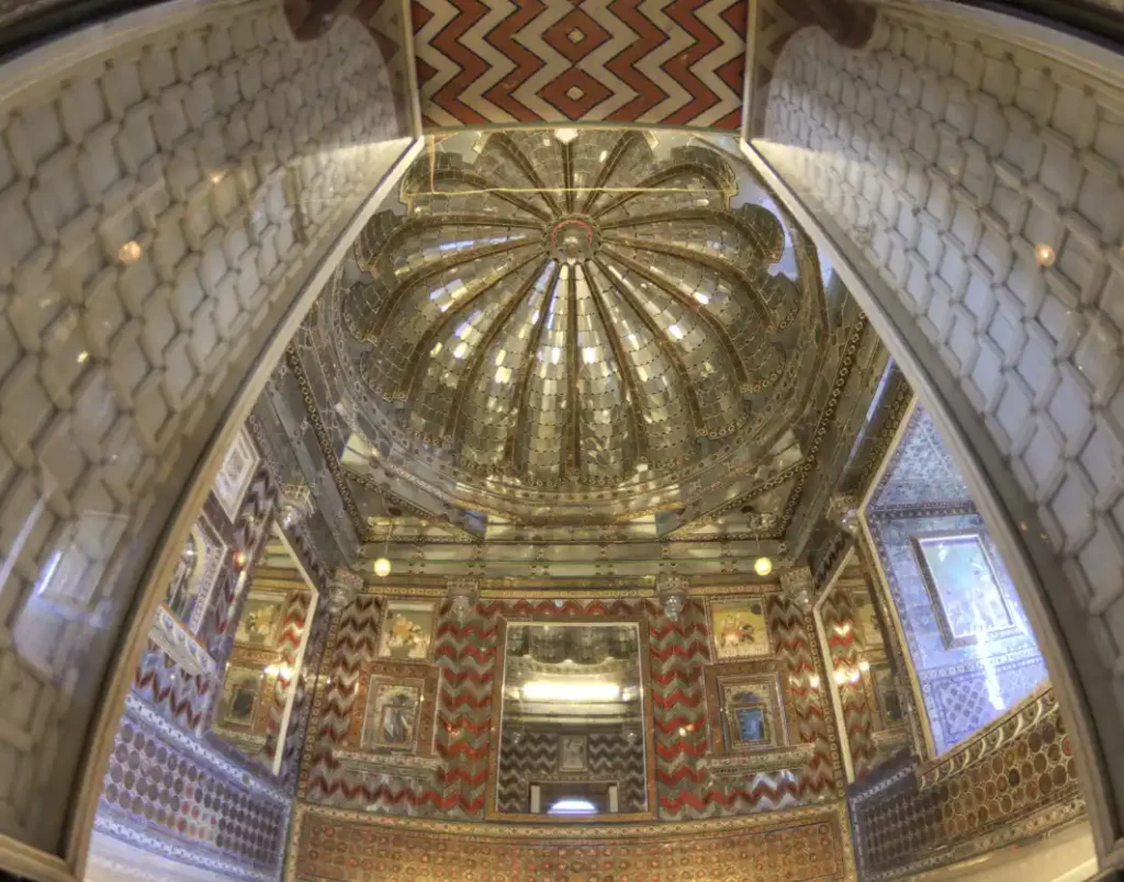 Architecture Sheesh mahal jaipur- Sheesh Mahal Jaipur picture